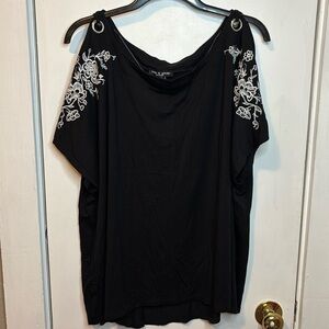 Women’s Plus Cable and Gauge Embroidered Top With Open Sleeve 3X Black